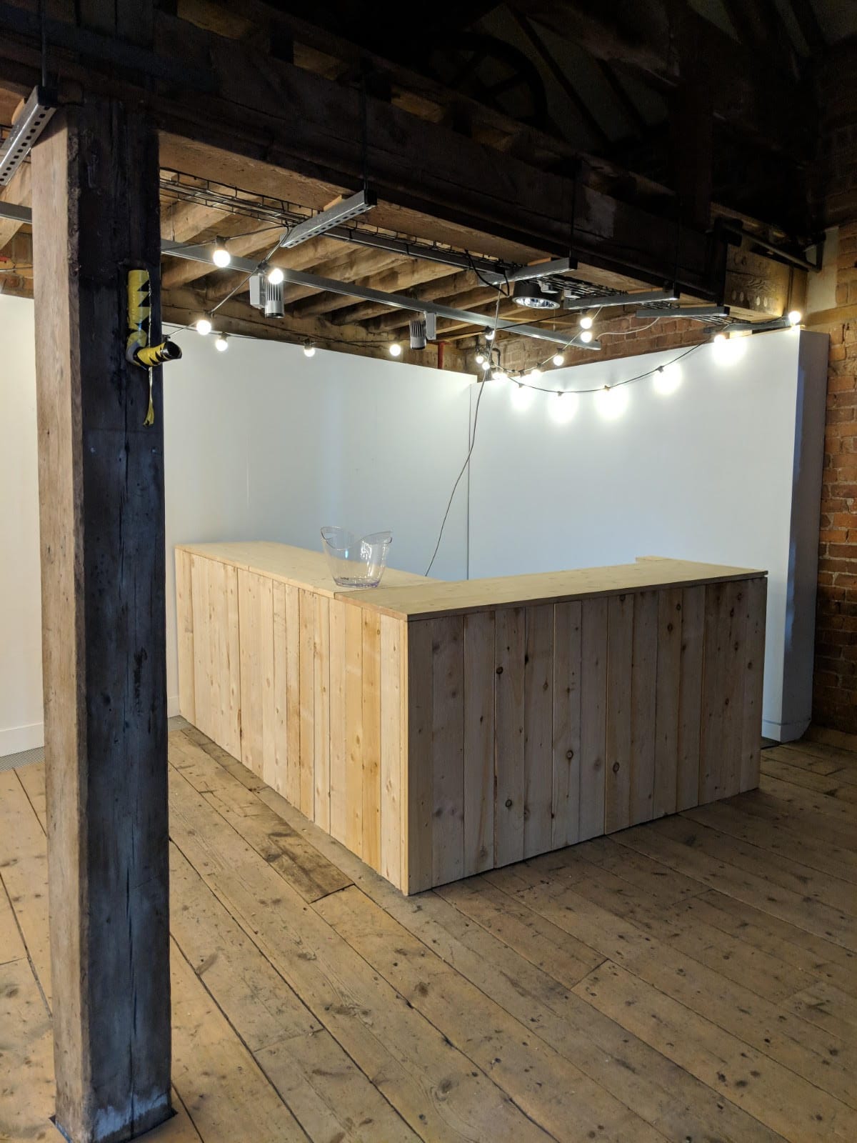 Rustic-bar-2