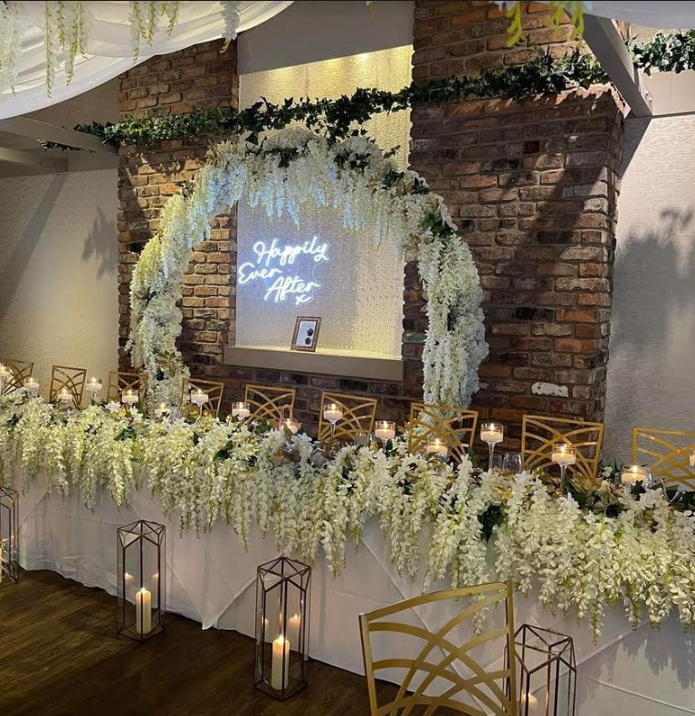 Creative back drops and mega displays are key 2023 / 2024 wedding trends!